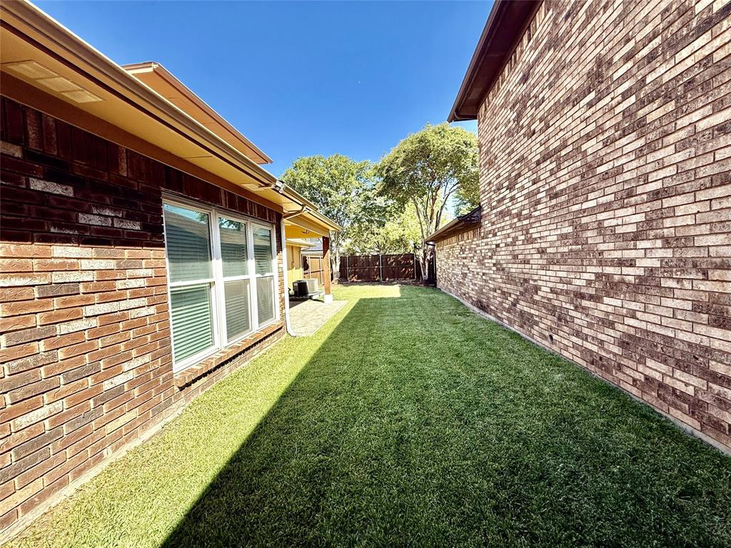 1647 Kingspoint Drive Property Photo 31