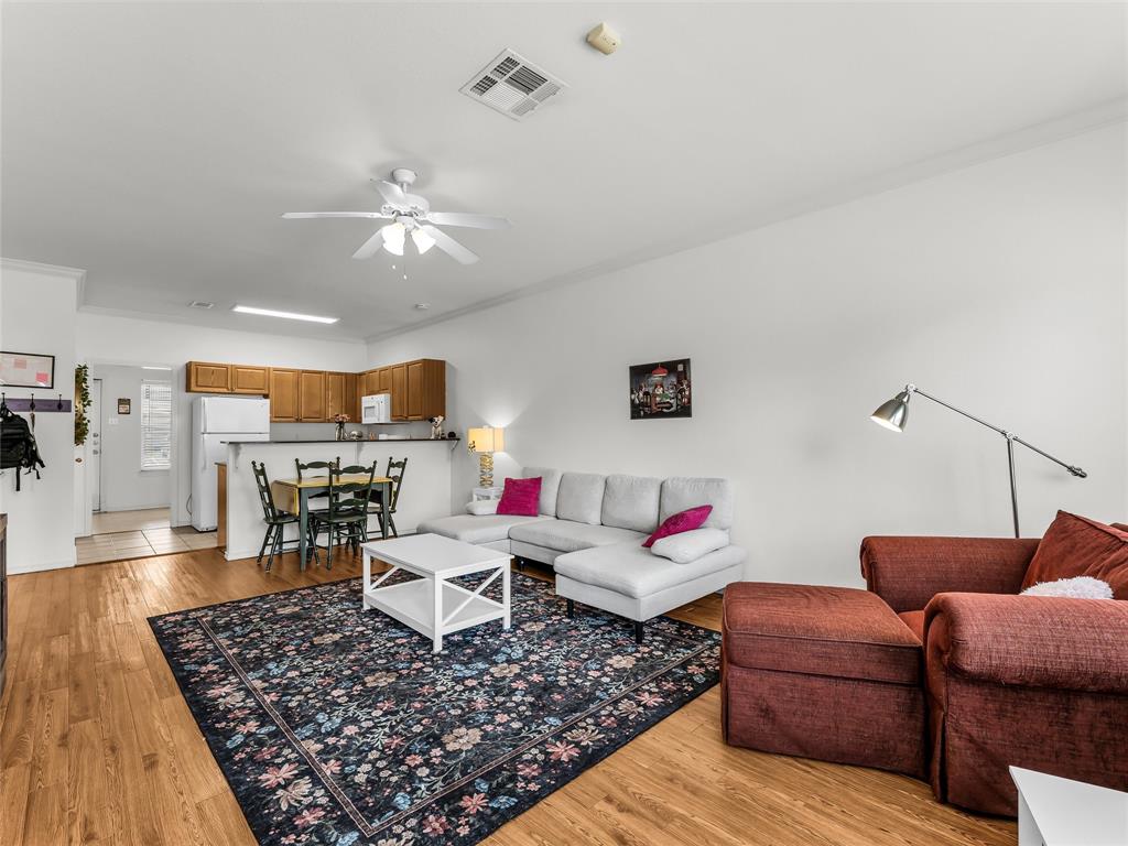 1401 Bagby Avenue 2 Property Photo 2