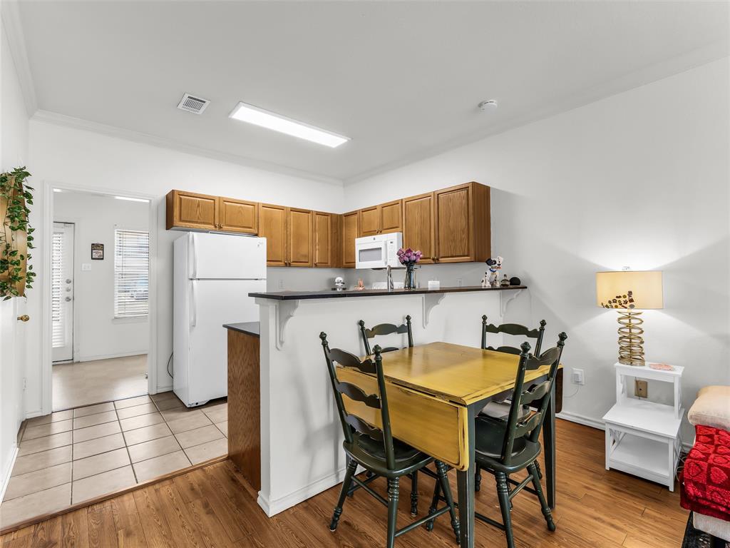 1401 Bagby Avenue 2 Property Photo 3
