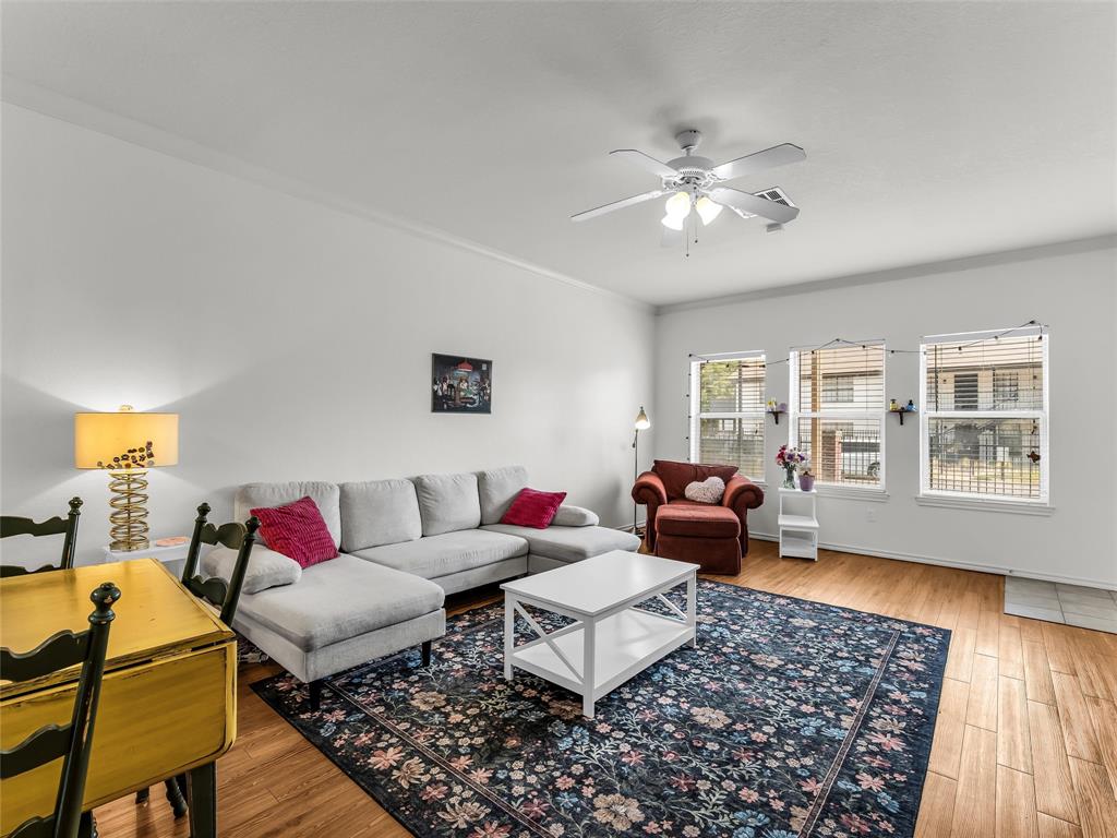 1401 Bagby Avenue 2 Property Photo 4