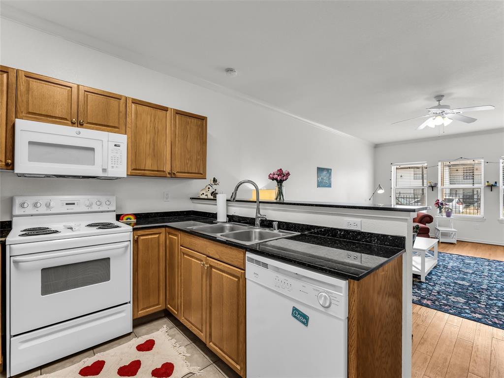1401 Bagby Avenue 2 Property Photo 5