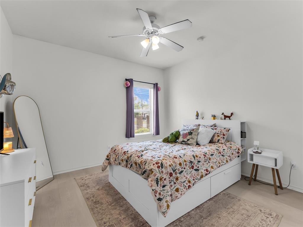 1401 Bagby Avenue 2 Property Photo 8