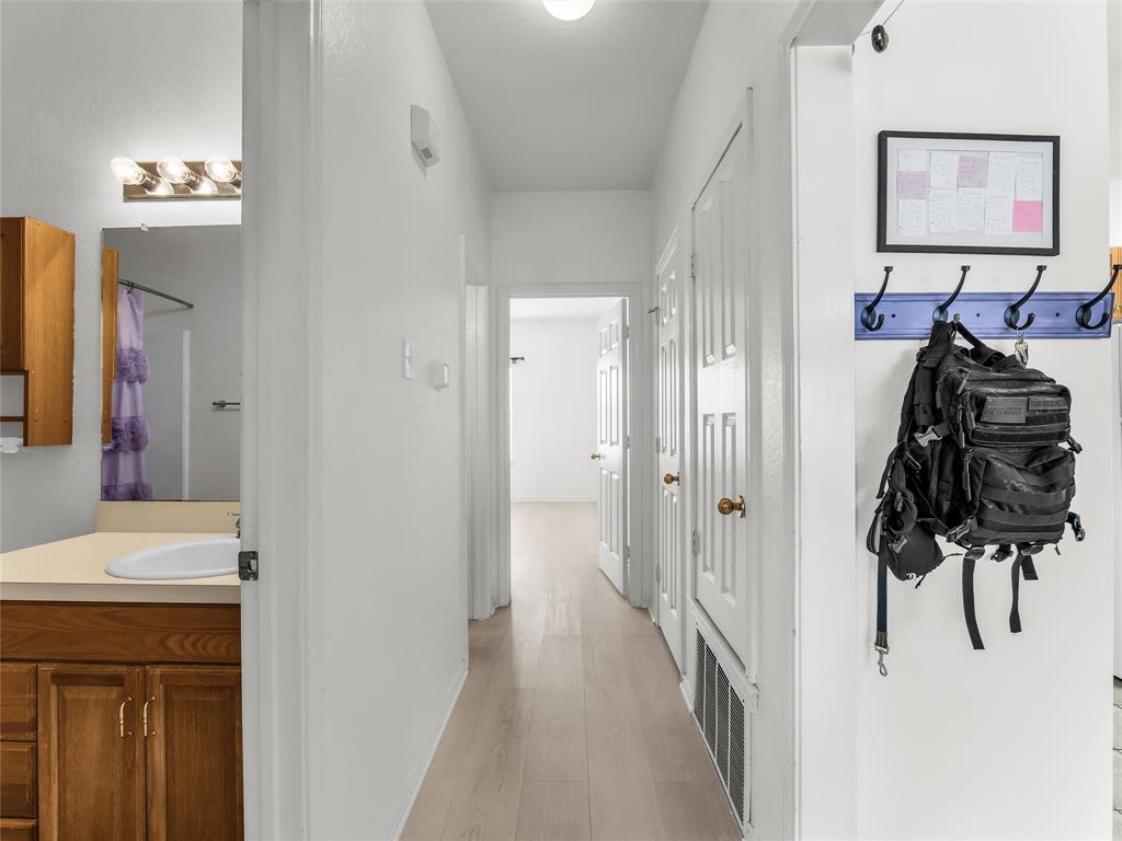 1401 Bagby Avenue 2 Property Photo 11
