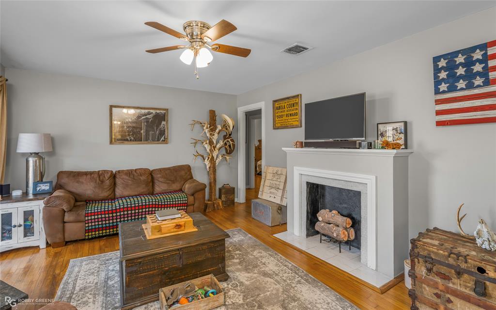 367 Leland Avenue Property Photo 6