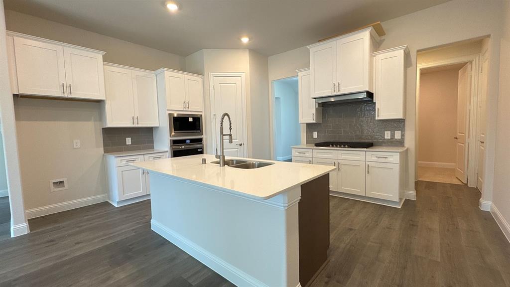 3623 Castleberry Drive Property Photo 8