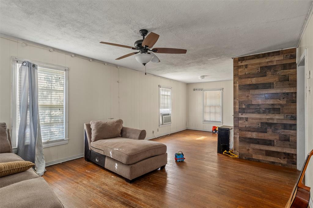 1301 E Ramsey Avenue Property Photo 3