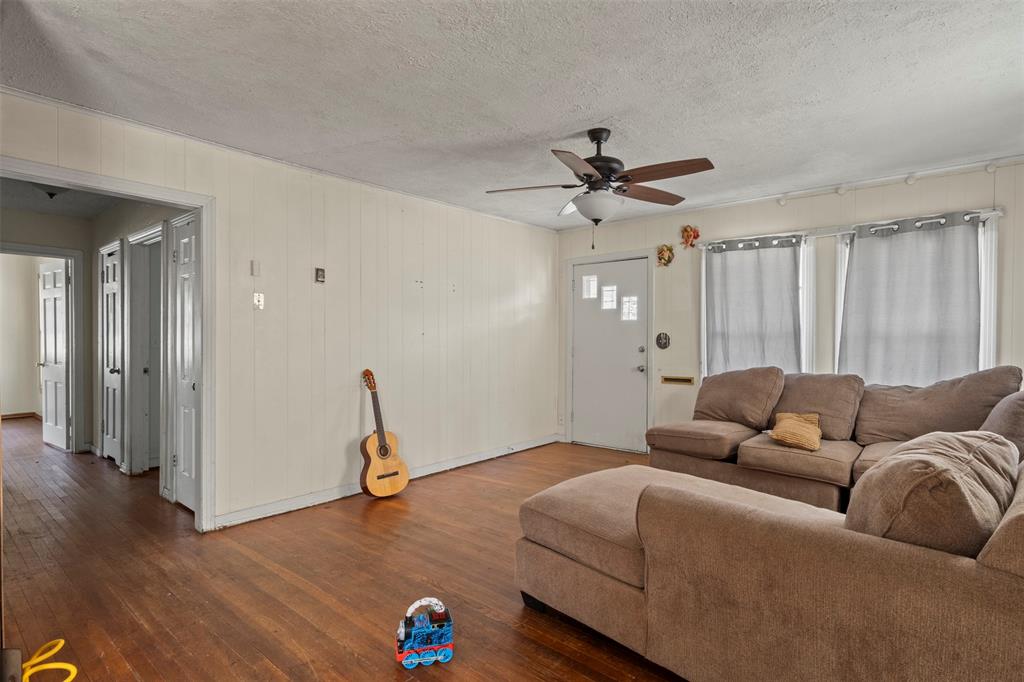 1301 E Ramsey Avenue Property Photo 4