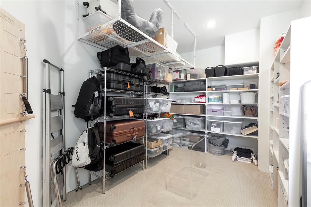 6800 Dalmatia Drive Property Photo 30