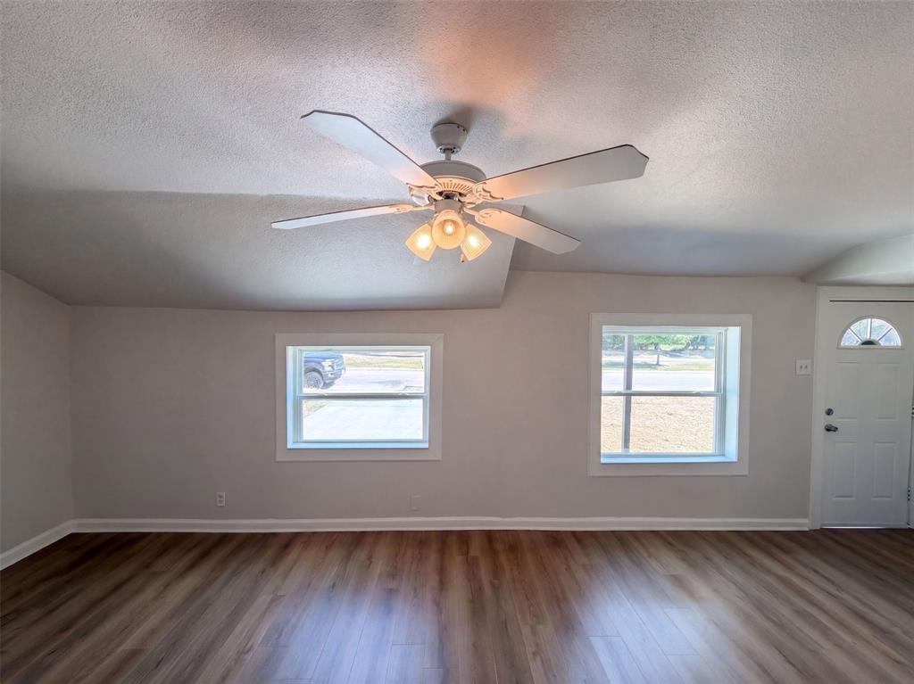 1418 Moss Street Property Photo 3