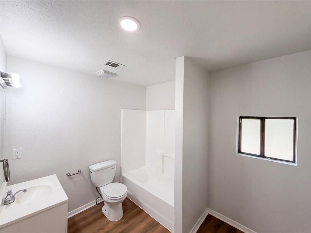 1418 Moss Street Property Photo 15