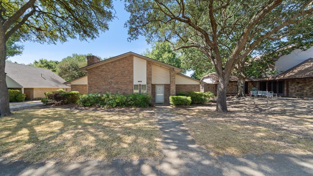 3017 Bandolino Lane