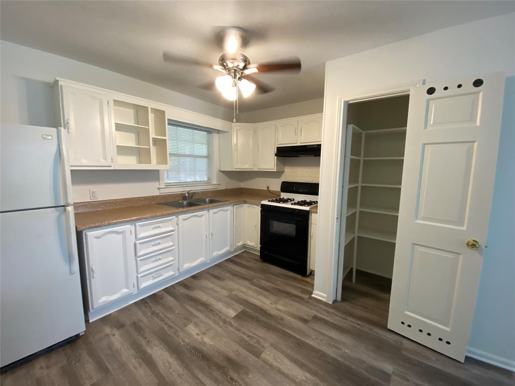 425 Wanda Way Property Photo 2
