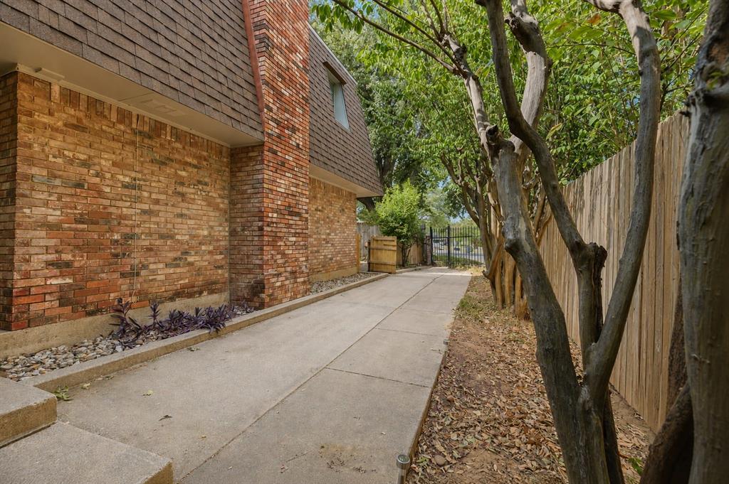2149 Fleur De Lis Court A Property Photo 2