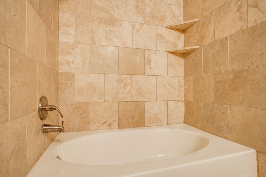 3102 Kings Road 3310 Property Photo 13