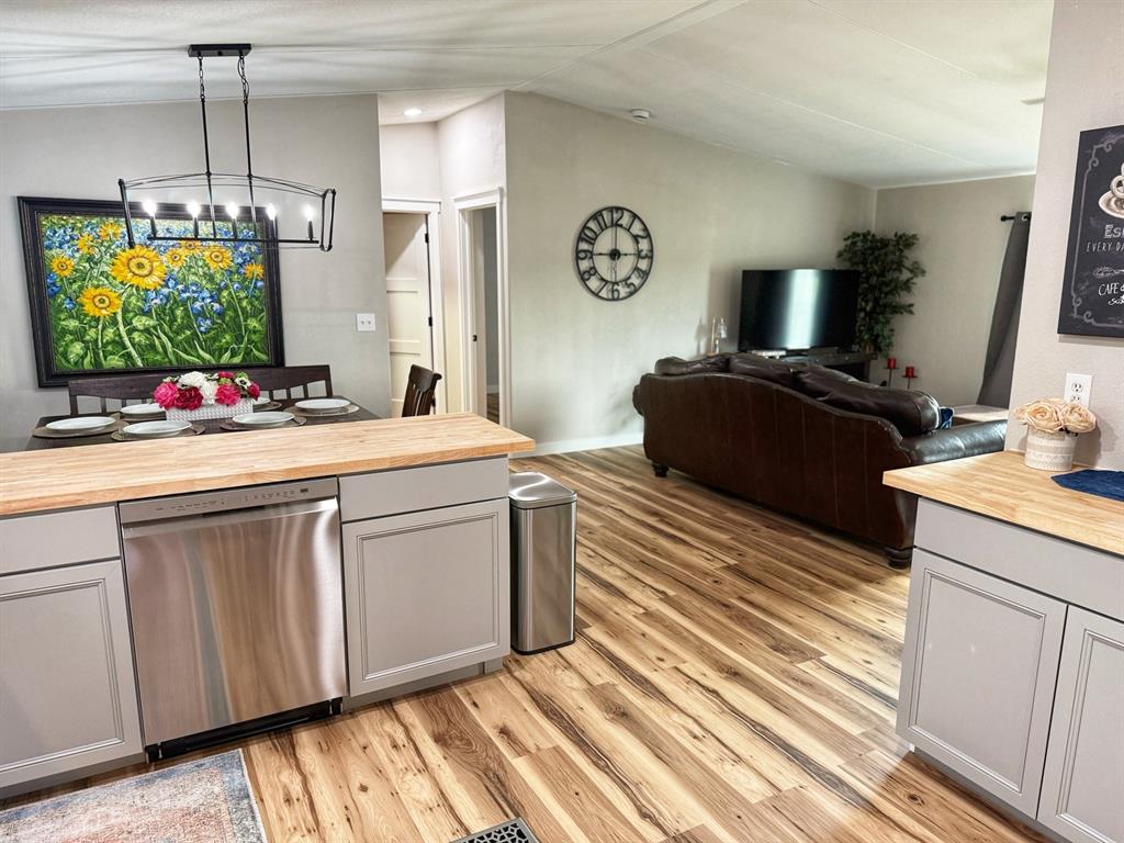 7528 Fm 2071 Property Photo 2