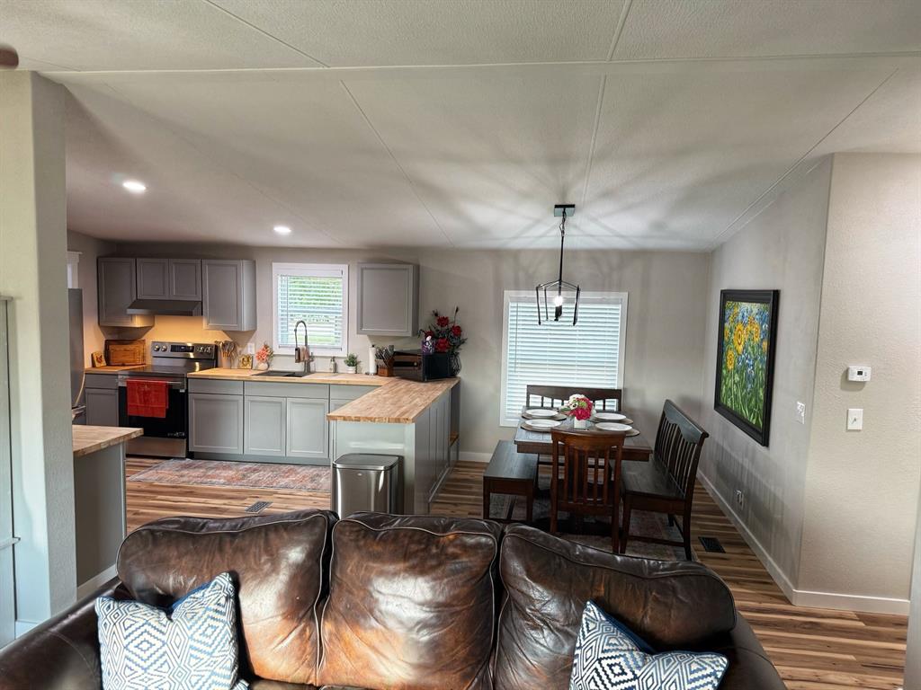 7528 Fm 2071 Property Photo 5