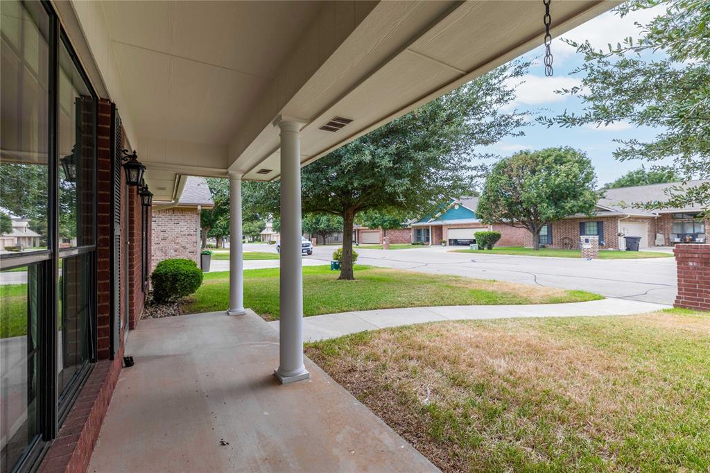 189 Abby Road Property Photo 4