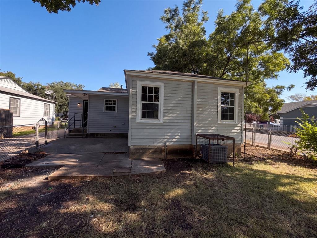 3802 Poinsettia Drive Property Photo 5