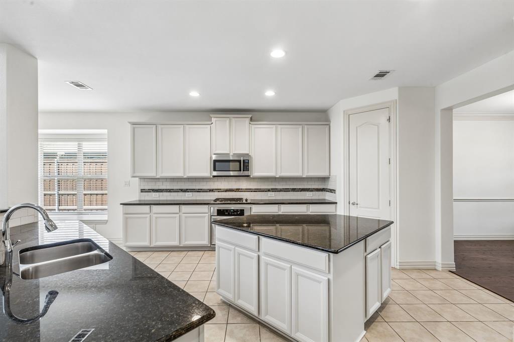 12415 Payne Street Property Photo 10