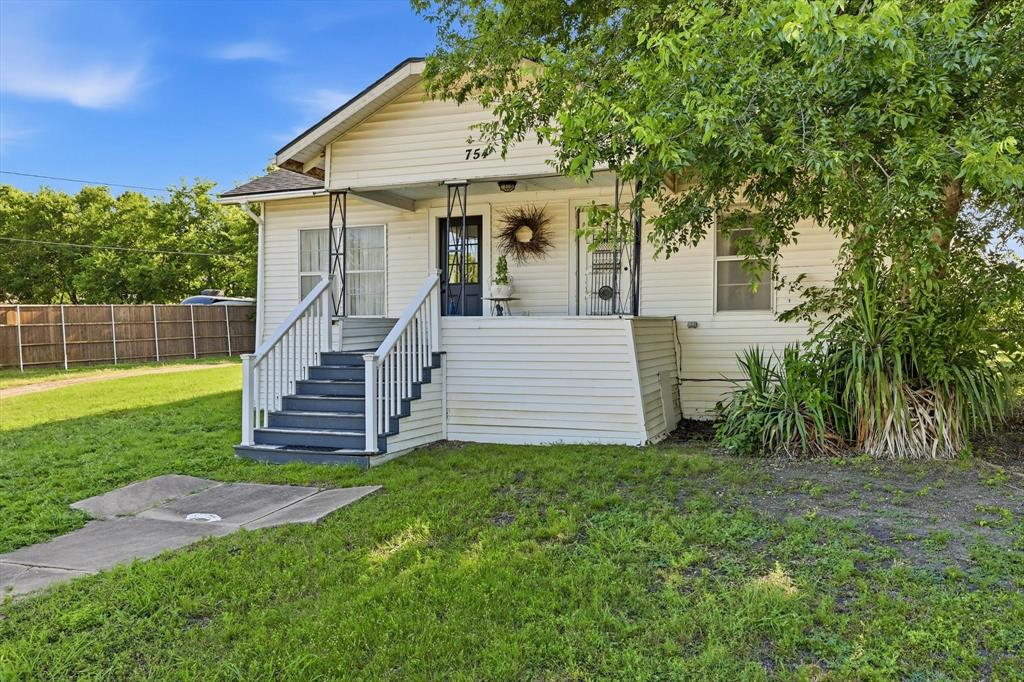 754 N Main Drive Property Photo 3