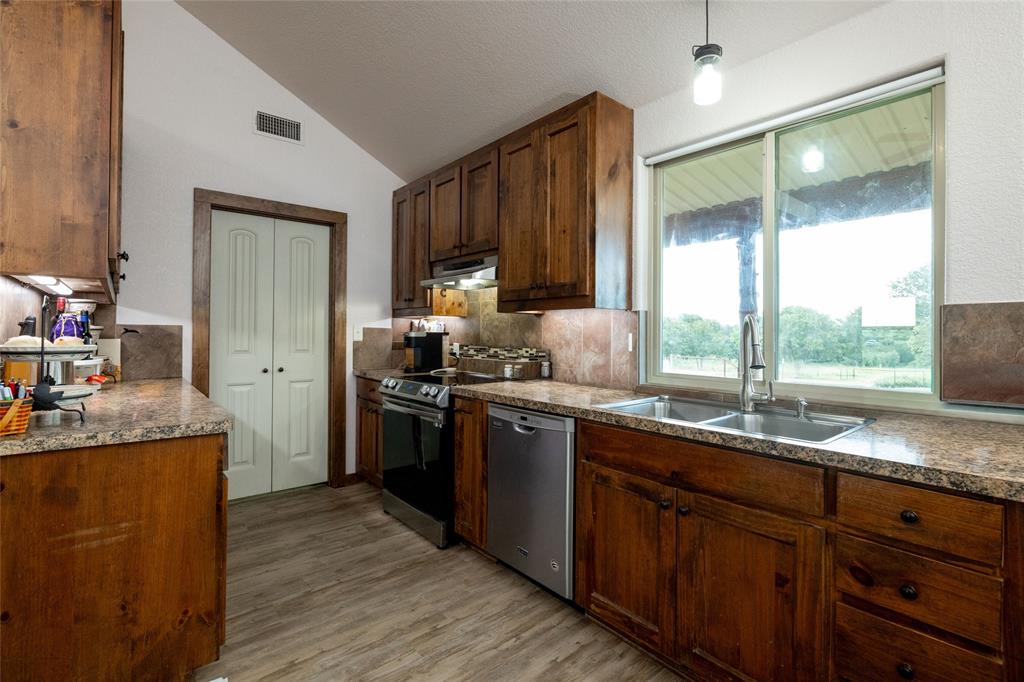 493 Browning Road Property Photo 7
