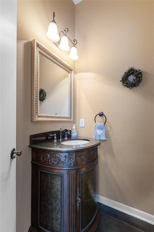 1340 Fairlakes Pointe Drive Property Photo 34