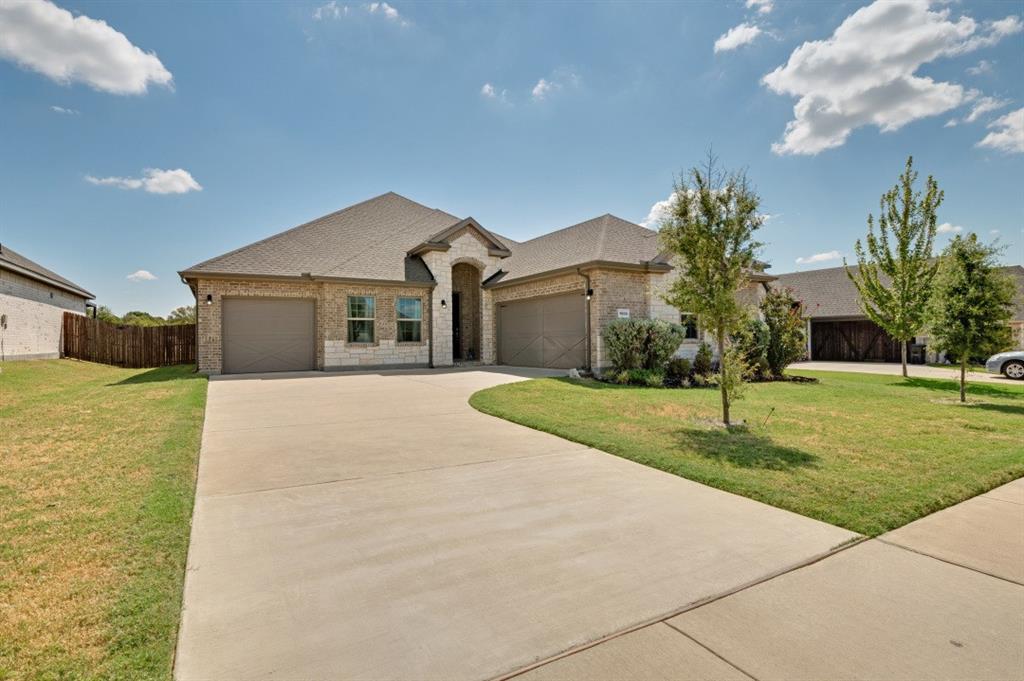 1006 Summer Grove Drive Property Photo 2