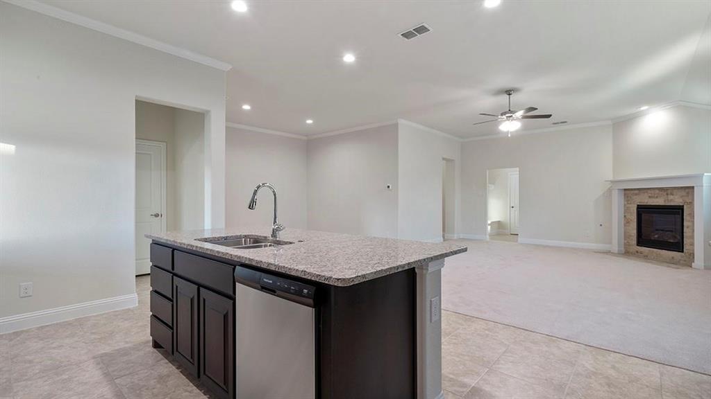 1006 Summer Grove Drive Property Photo 8