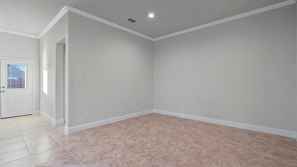 1006 Summer Grove Drive Property Photo 10