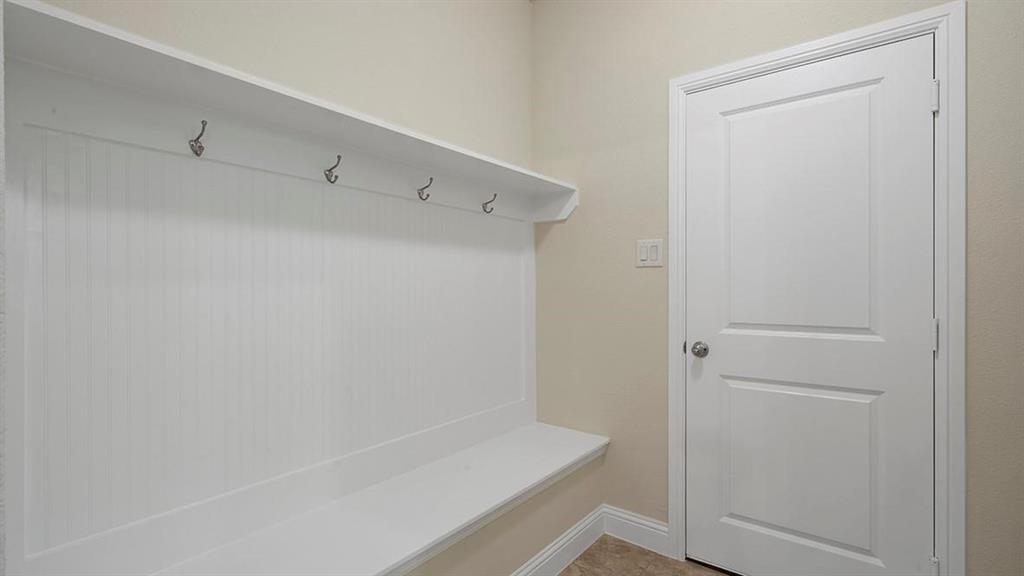 1006 Summer Grove Drive Property Photo 15
