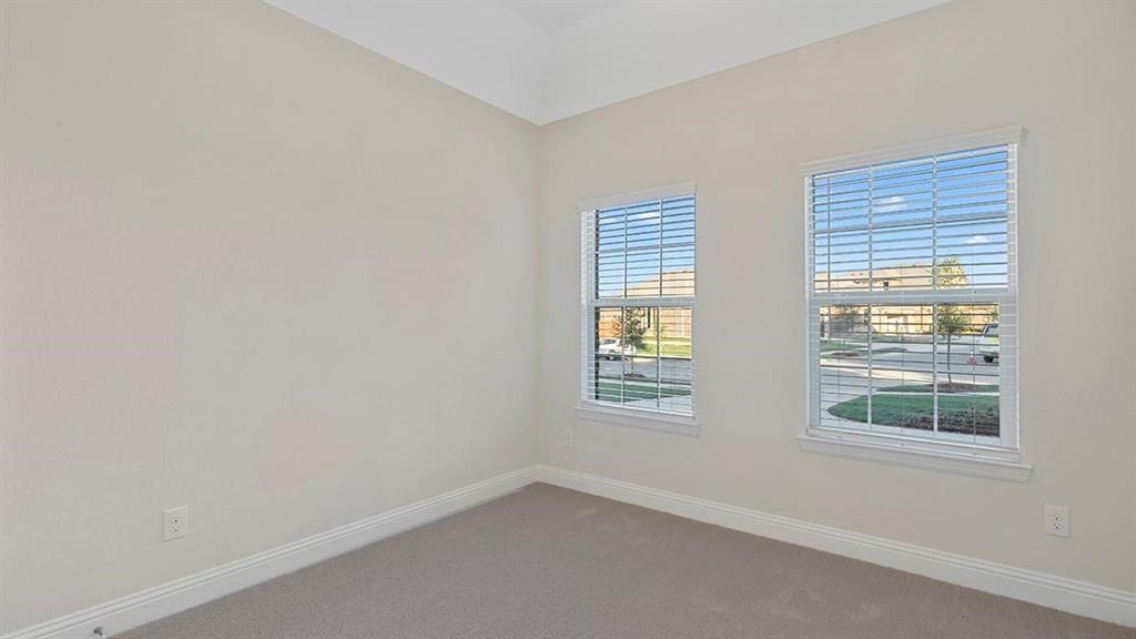 1006 Summer Grove Drive Property Photo 16