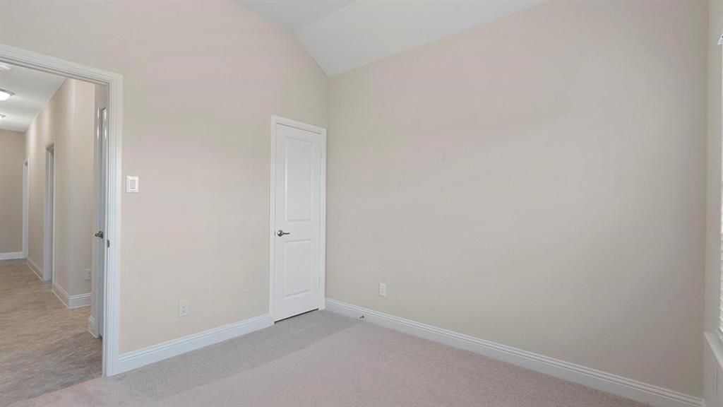 1006 Summer Grove Drive Property Photo 22