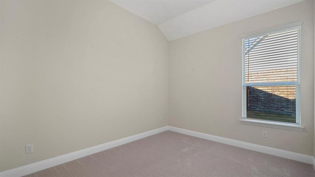 1006 Summer Grove Drive Property Photo 25