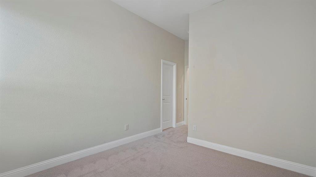 1006 Summer Grove Drive Property Photo 26