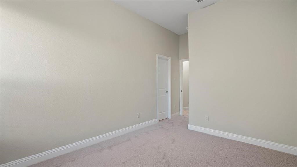 1006 Summer Grove Drive Property Photo 28