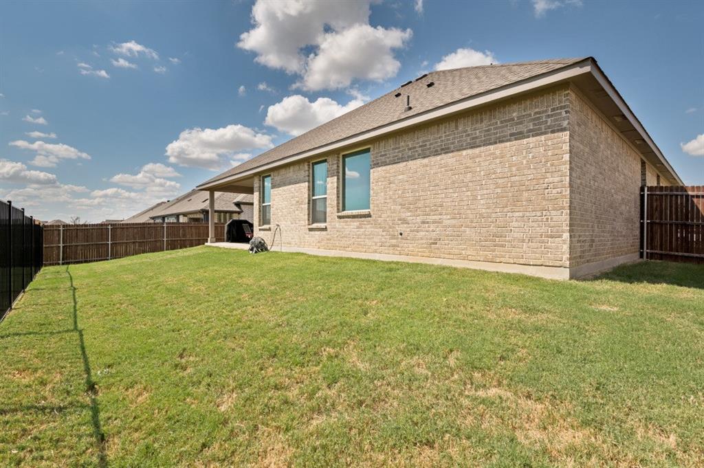 1006 Summer Grove Drive Property Photo 32