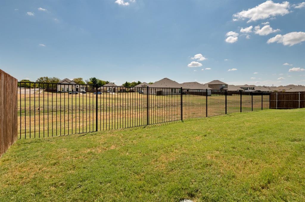 1006 Summer Grove Drive Property Photo 33