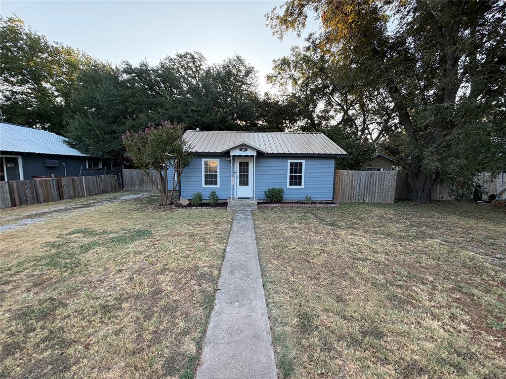 309 S Main Street Property Photo 1