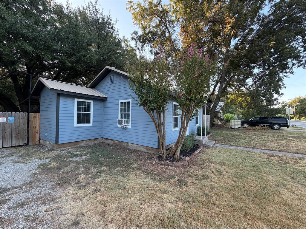 309 S Main Street Property Photo 5