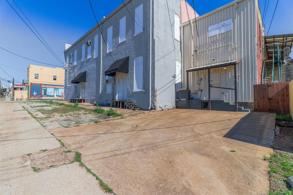 128 W Main Street Property Photo 4