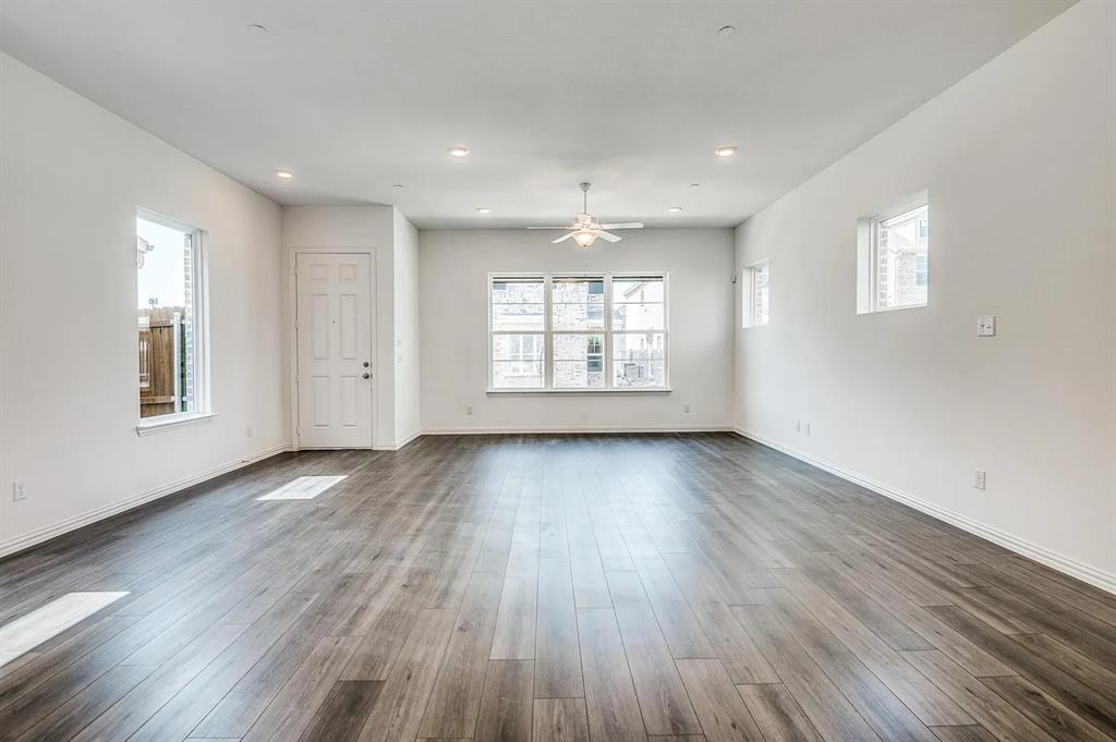 6205 Queens Path Property Photo 8
