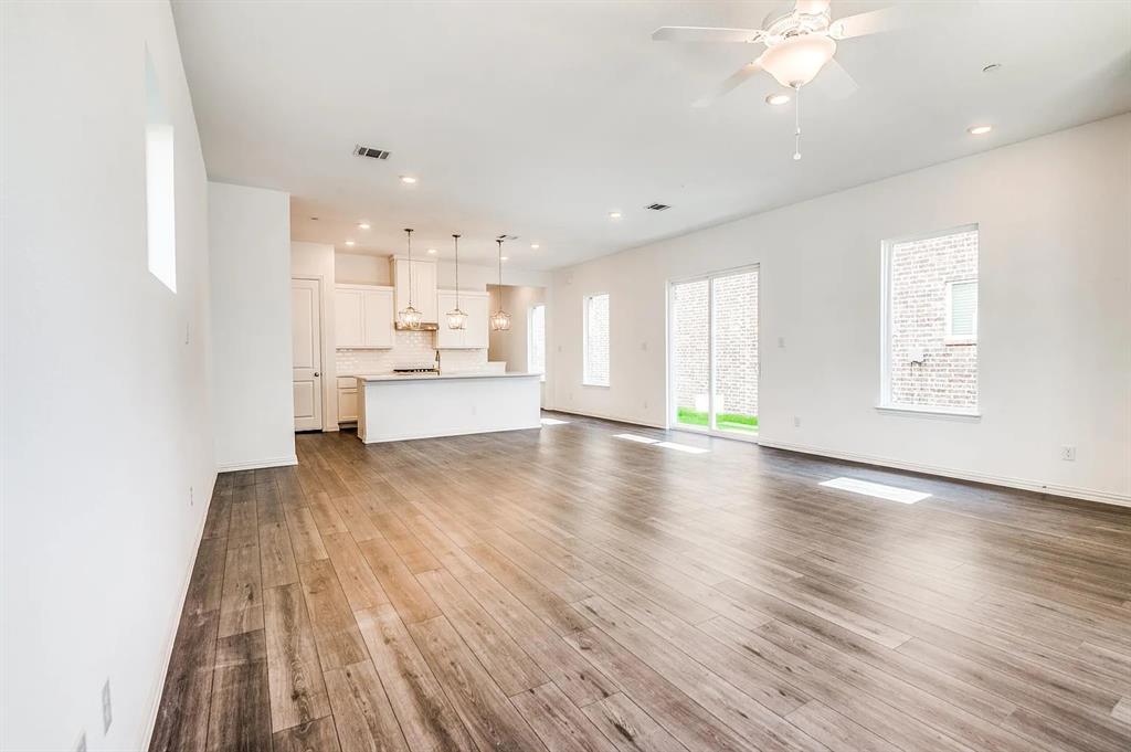 6205 Queens Path Property Photo 10