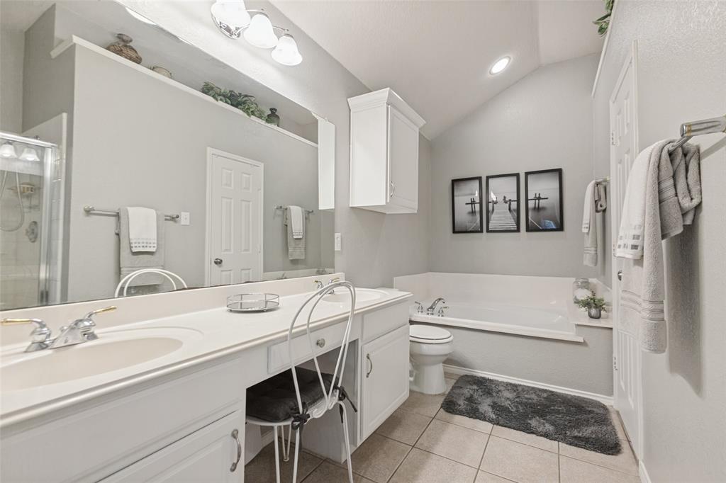 7914 Whispering Tree Lane Property Photo 17