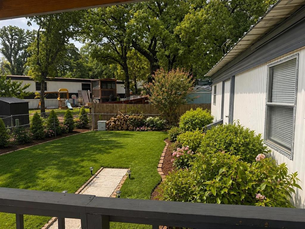 604 Autumn Leaves Trail Property Photo 1