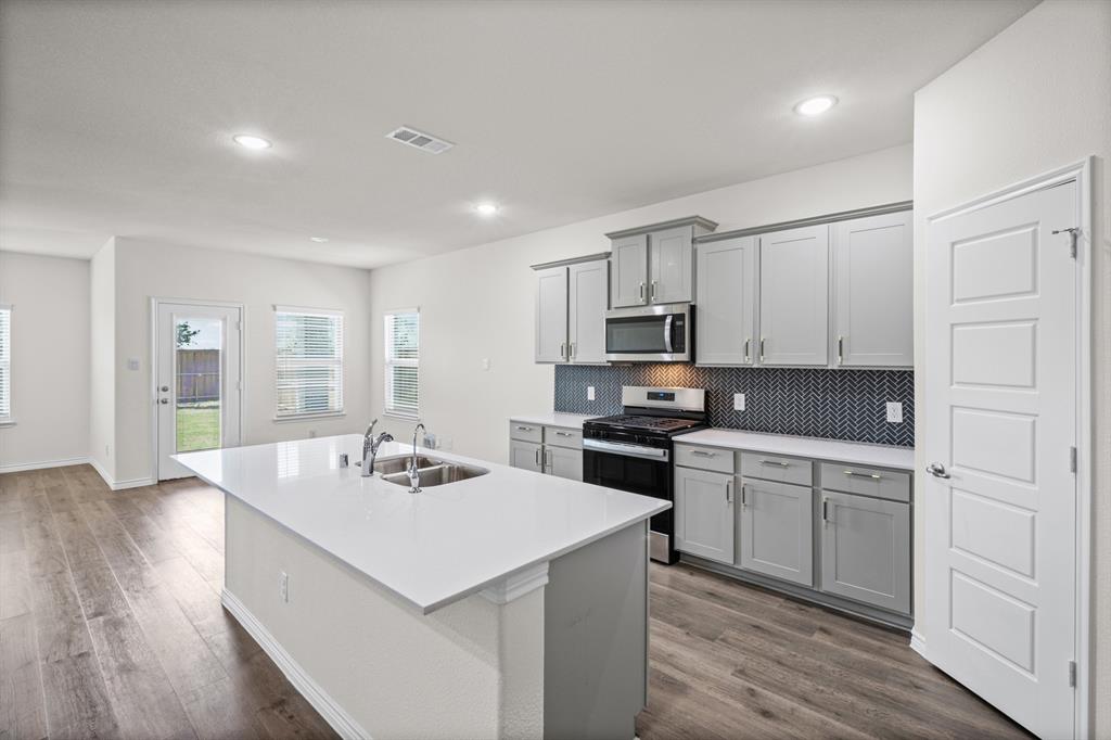 6036 Tudor Place Property Photo 7