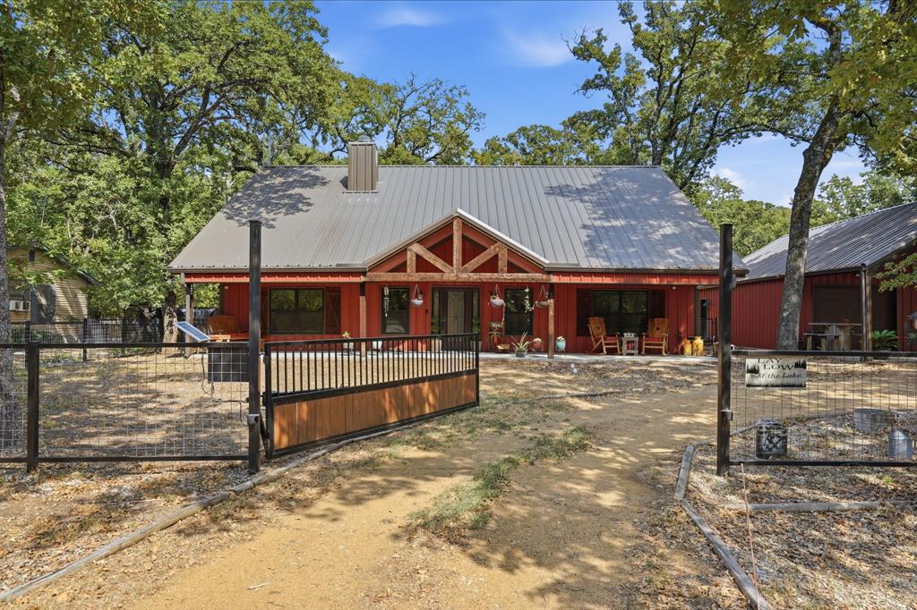 1404 Grove Drive Property Photo 1