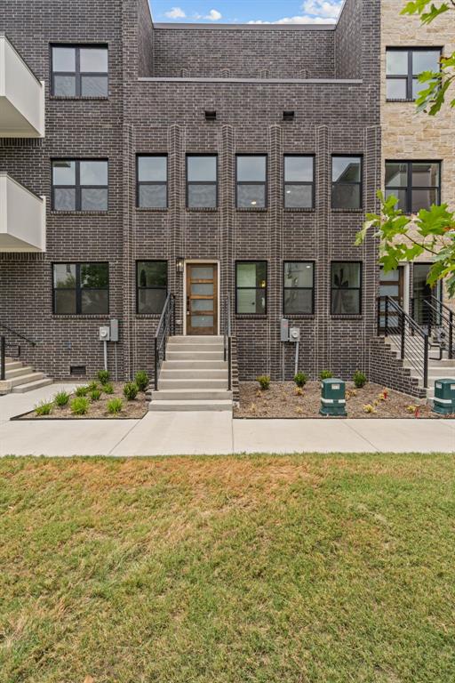 2725 Azalea Park Circle Property Photo 2