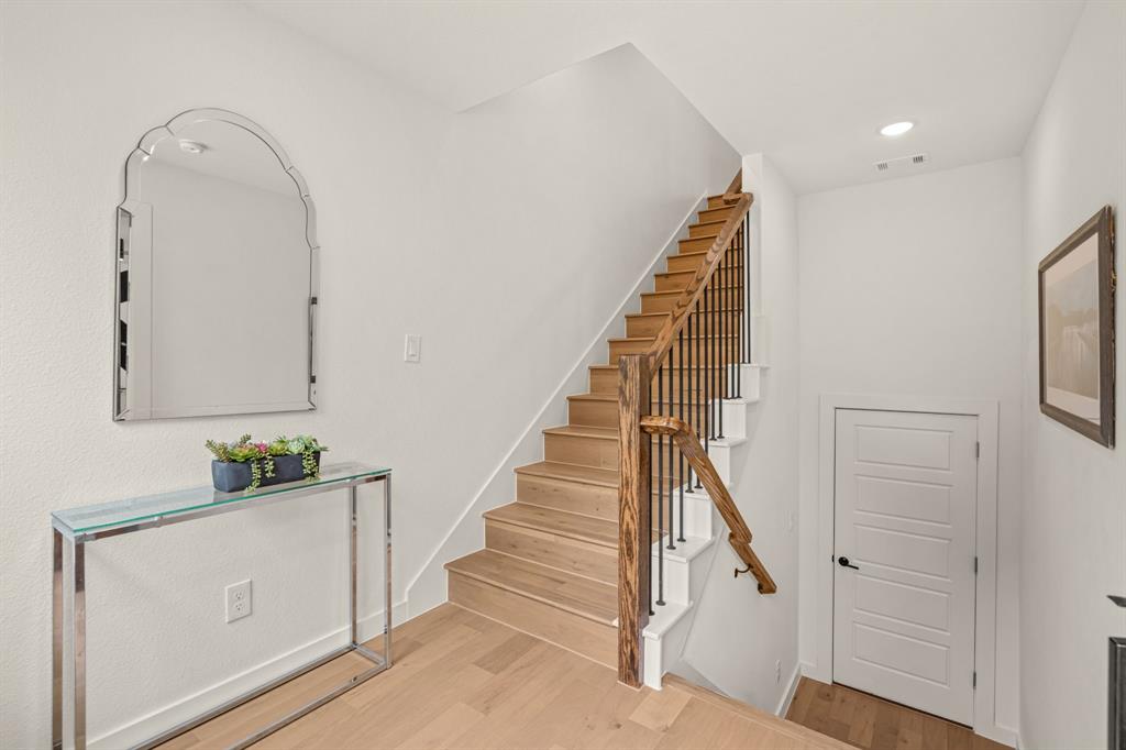 2725 Azalea Park Circle Property Photo 4