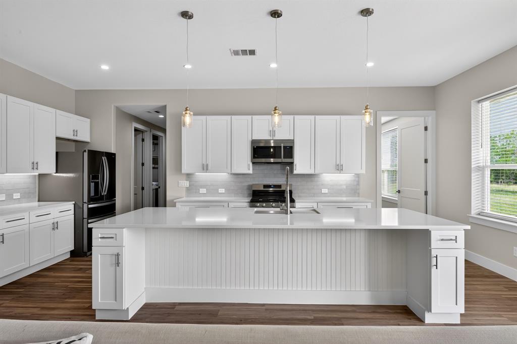 3650 Fm 932 Property Photo 4