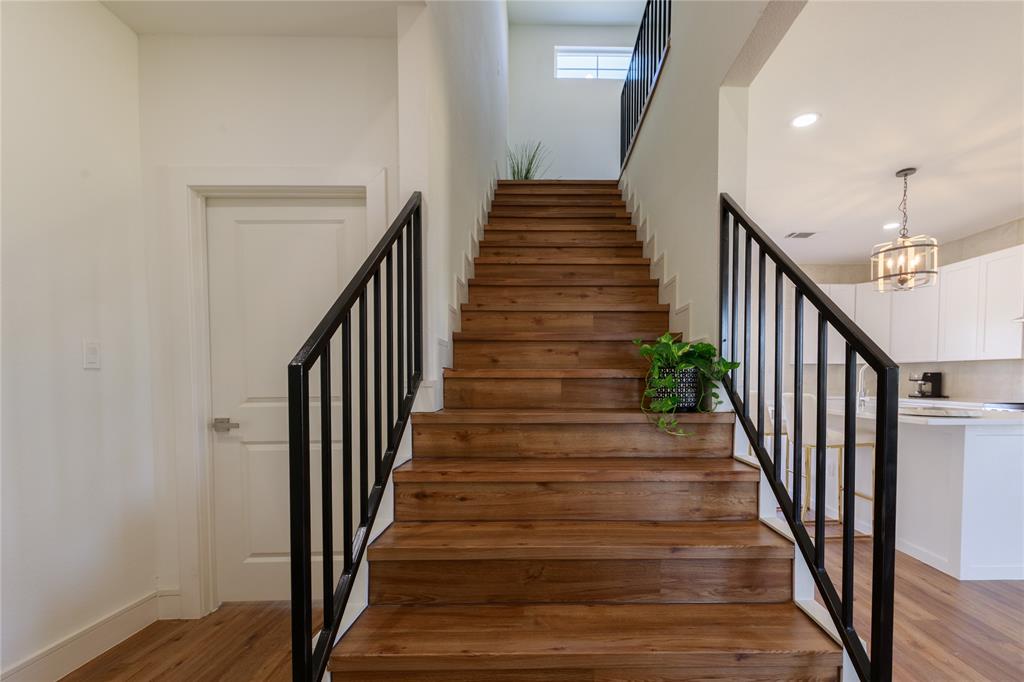 2908 Bliss Meadows Drive Property Photo 9